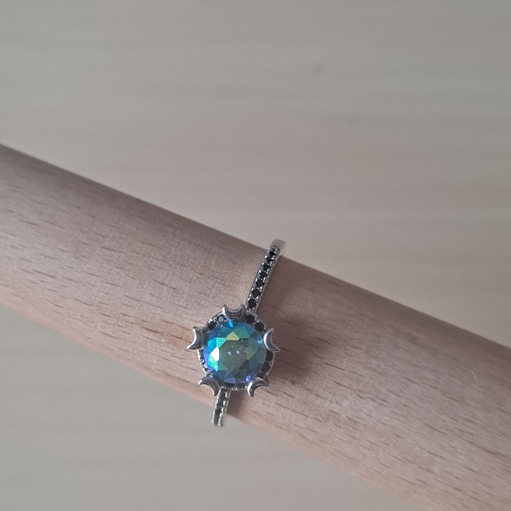 Silver Iridescent Stone Ring